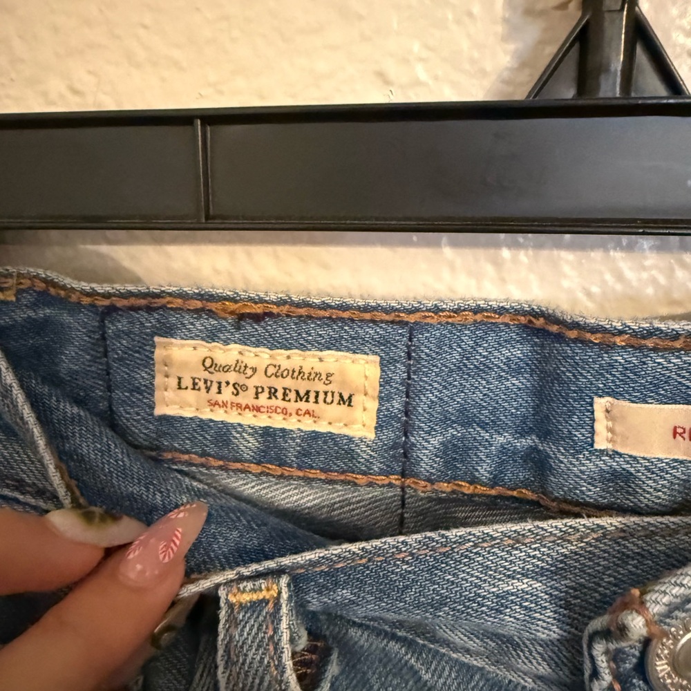 Levi's Light Blue Straight Leg Women's Jeans - Picture 5 of 5